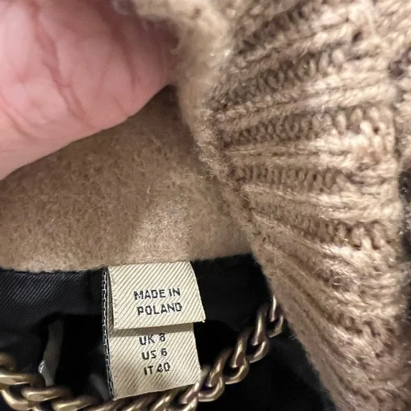 Burberry cashmere detachable shawl collar coat. Size 6 - Picture 10 of 17